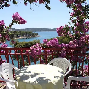 Ana , Trogir Kroatië